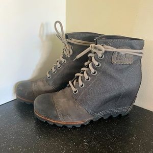 Sorel Joan Of Arc Grey Wedge Boots 8